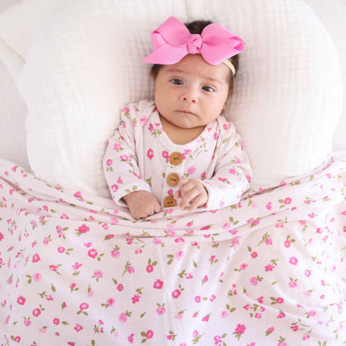 Penny's Posies Bamboo Waffle Newborn Baby Knot Gown & Hat Set