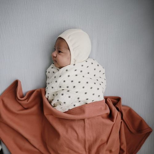 mushie Muslin Baby Swaddle Blanket | 100% Organic Cotton (Black Daisy)