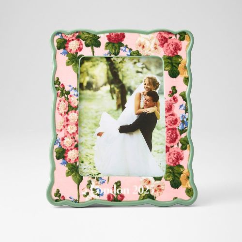 Sanderson Scalloped Ceramic Picture Frame