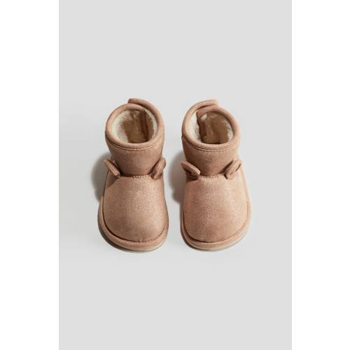 FLUFFY-LINED BOOTS