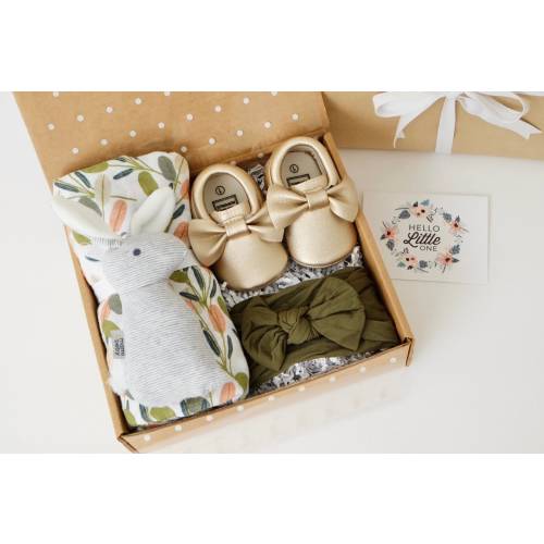 Baby gift box, Baby Gift Set, Ready to ship Baby Shower gift with card, Gifts for babies, Christening Gifts, New Baby gift, Baby Girl Gifts