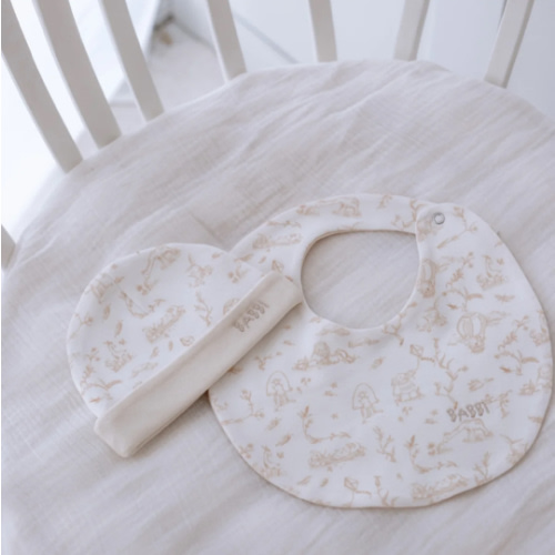 Newborn Bib & Hat Set - Toile De Jouy / Beige