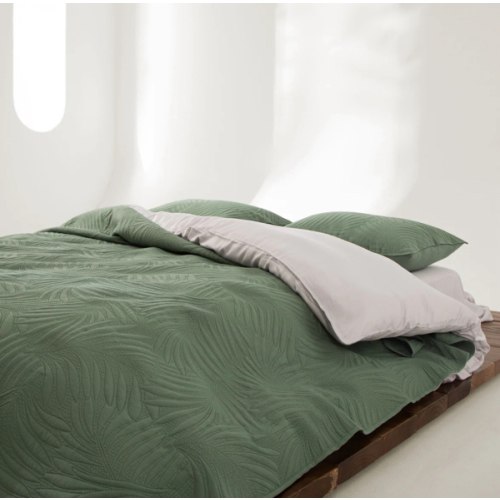 FURRFREE Quilt Set - Pet Hair Repellent for Dogs/Cats Family - We Made Too Much Sale