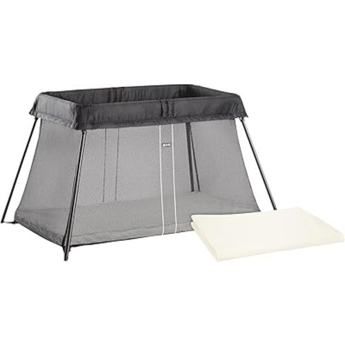 BabyBjörn Travel Crib Light + Fitted Sheet Bundle Pack, Black, One Size (640001US)
