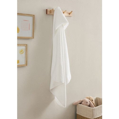 Floral-embroidered children’s bath towel with hood - Home | MANGO USA