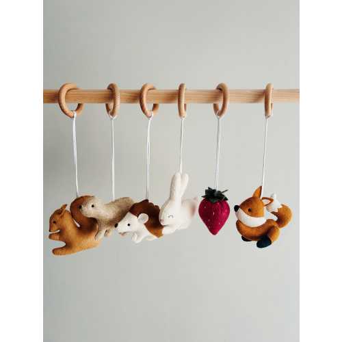 Woodland baby play gym toys , Woodland nursery accessory , Felt Montessori toys