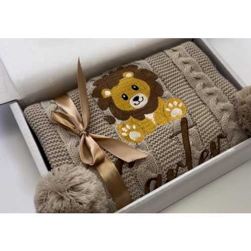 Personalised lion baby blanket, embroidered baby blanket, baby name gift, baby shower gift, custom baby blanket, embroidered blanket