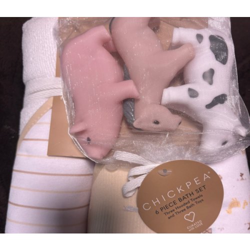 Chick Pea 6 piece Bath Set With three hooded towels and three bath toys