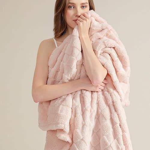 Bedsure Super Soft Throw Blanket for Girls and Women