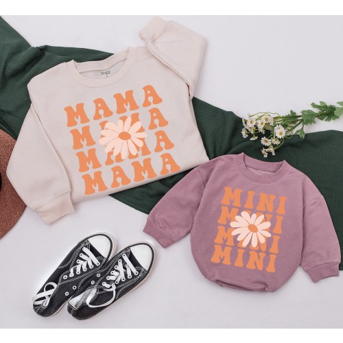 Personalized Mama and Mini Sweatshirt, MAMA MINI DAISY Sweatshirt Groovy, Mommy and Me, Retro Matching Mother Daughter, Romper kids gift