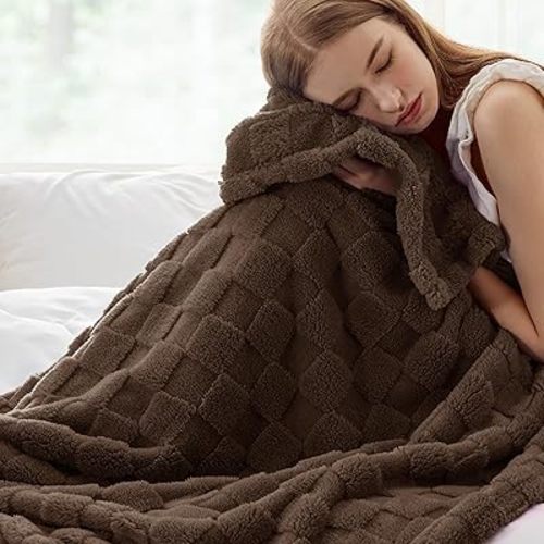 Bedsure Sugar Brown Fleece Blanket for Couch - Super Soft Cozy Blankets for Women, Cute Small Throws for Girls, 50x60 Inches