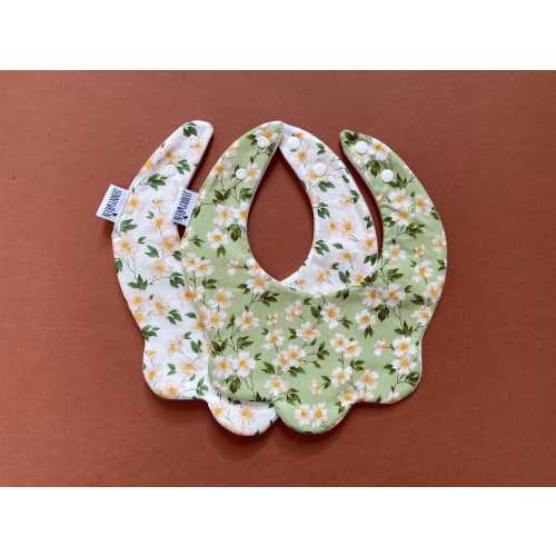 Choice of scallop daisy floral ditsy Spring bib, handmade comfy baby collar dribble bib, baby girl, gift, floral fabric, special occasion