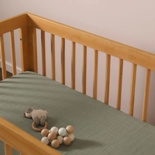 Crib Sheet in GOTS Certified Organic Muslin Cotton