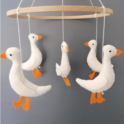 Geese Crib Baby Mobile Nursery,hunting nursery decor,goose mobile,Neutral Nursery Decor, felt,natural baby mobile, duck baby mobile nursery
