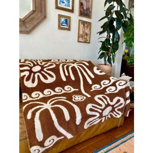 Hanalei Plush Throw - Mocha & Cream