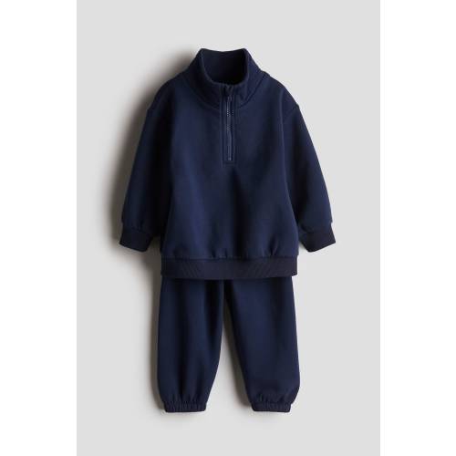 2-PIECE SWEATSUIT