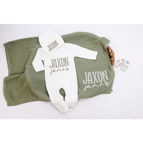 Baby homecoming set, baby outfit set with cotton knit blanket, personalized newborn gift, baby shower, baby bodysuit with matching hat