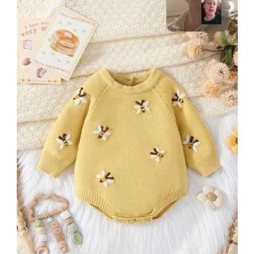 SHEIN Baby Girls Bee Embroidered Knit Sweater Bodysuit, Comfortable Long Sleeve Suitable For Autumn/Winter, Yellow/Light Yellow, Versatile For Daily Wear, Cute And Elegant Design Bee Embroidered Romper Baby Knit Clothes Baby Sweater Romper Bee Baby Outfit