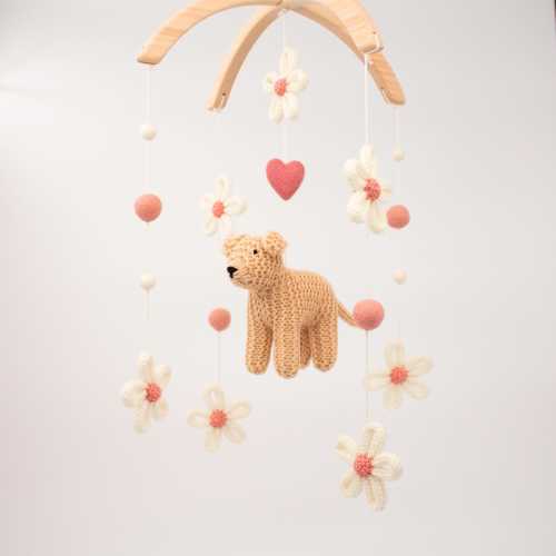 Golden retriever & Daisies nursery mobile - Floral dog baby mobile - baby girl gift. Puppy and flowers kids room decor in beige, cream, pink