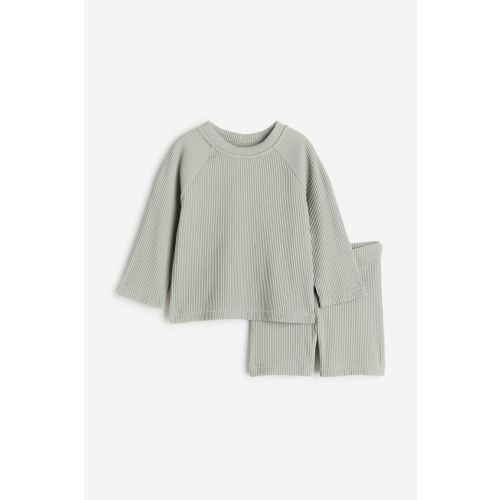 Swim Set UPF 50, Regular waist, Long sleeve, Sage green, Kids | H&M USH&MH&MInstagramTikTokYouTubePinterestFacebookH&MSwim Set UPF 50, Regular waist, Long sleeve, Sage green, Kids | H&M USSwim Set UPF 50, Regular waist, Long sleeve, Sage green, Kids | H&M