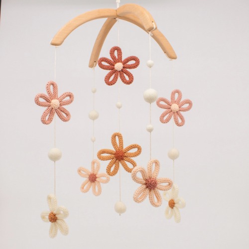 Daisies nursery mobile multicolored - baby girl gift - floral baby room decor, flowers, retro