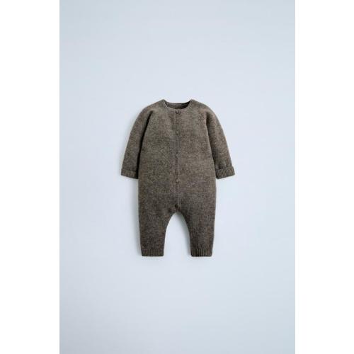 100% CASHMERE SWEATER AND PANTS MATCHING SET100% CASHMERE JUMPSUIT100% CASHMERE BONNET