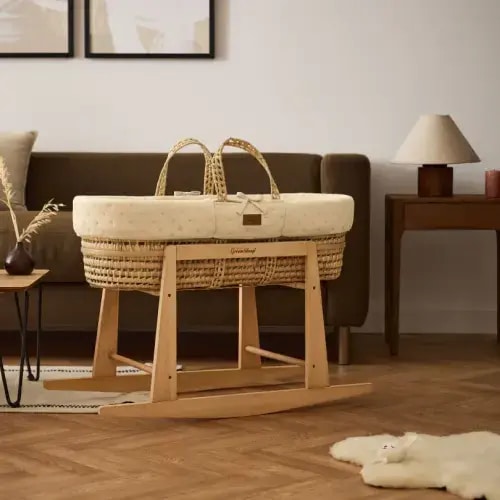 Organic Dimple Quilted Moses Basket, Mattress & Natural Rocking Stand ‐ The Little Green Sheep