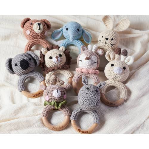 Personalized Animal Crochet Rattle, Custom Baby Shower Gift, Wooden Rattle Ring with Engraved Baby Name, Newborn Gift, Gift for Nephew Niece