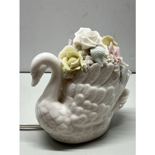 I. W. Rice &amp; Co Porcelain Swan With Bouquet Of Flowers Night Light Lamp Vintage
