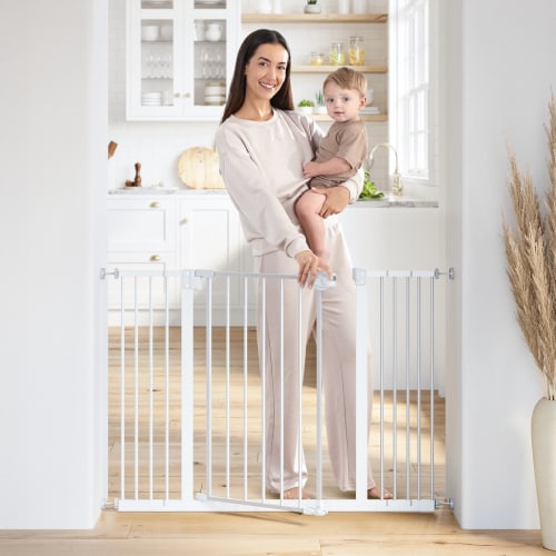 Baby Safety Gate by Comfy Cubs - White