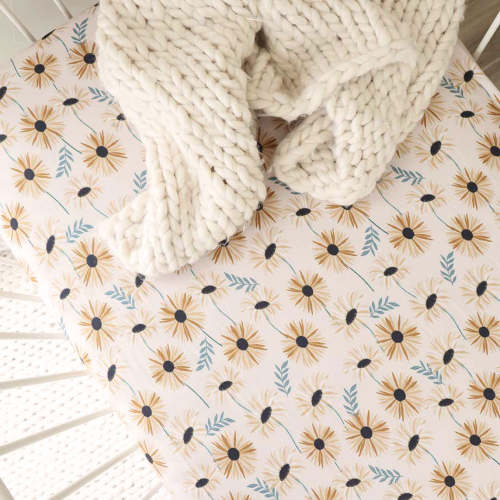 Sunday's Daisy Crib Sheet