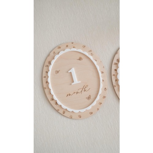 Monthly Milestone Cards for Baby Photos: Interchangeable Wooden Floral and Butterflies Photo Prop