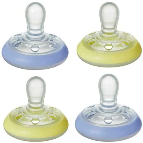 Tommee Tippee Breast-Like Night Pacifier, Glow in The Dark | Silicone, Orthodontic (0-6 Months, Blue/Yellow, 4 Count)