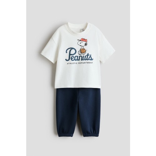 2-piece T-shirt And Joggers Set