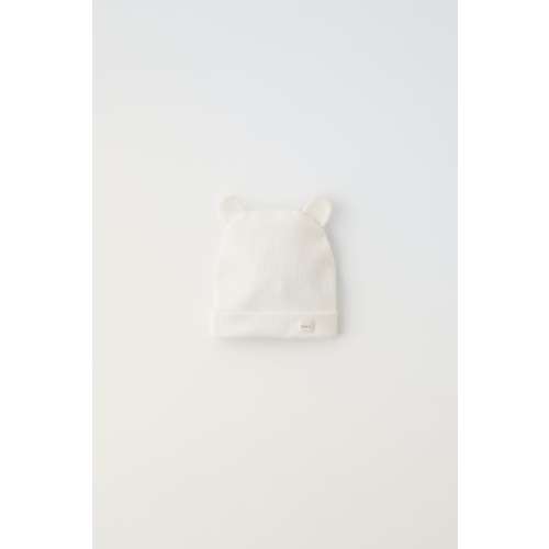 RIBBED EAR APPLIQUÉS HAT