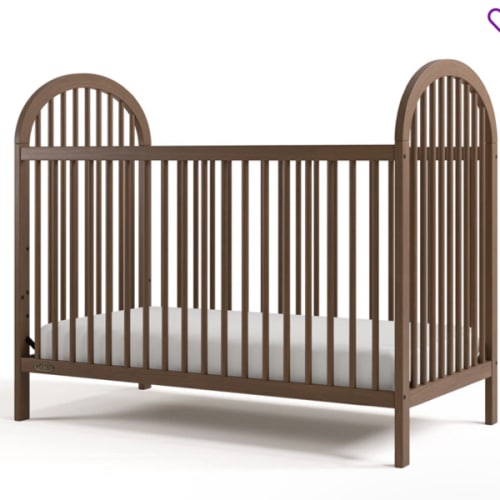 Graco Olivia 3-in-1 Convertible Crib. COLOR HAZELNUT
