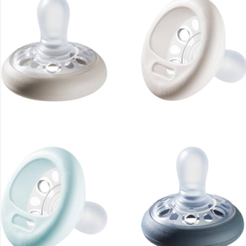 Tommee Tippee Breast-Like Pacifier, 0-6 Months, Symmetrical Design, Natural Breast-Like Baglet, BPA-Free Binkies, Pastel/Blue/Black, Pack of 4
