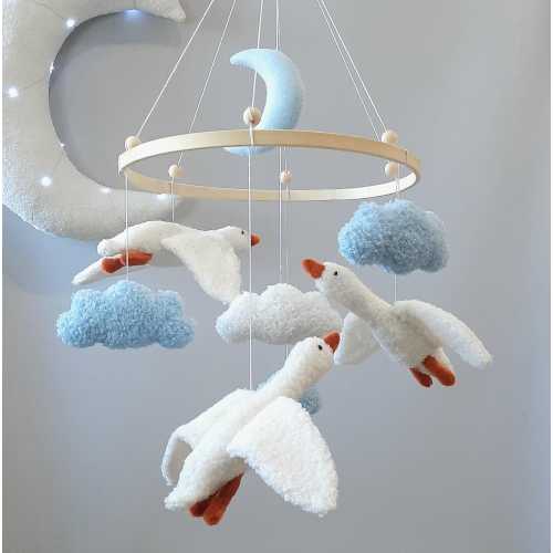 Baby mobile, mobile goose, goose, mobile in the crib, gift for a newborn, toy in the crib, toy goose in the crib, three geese, boho mobile