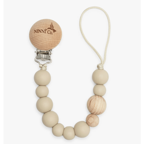 Ninni Co. Toffee Brown Pacifier Clip