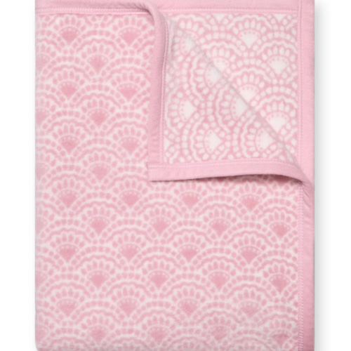 Seaside Scallops Blush Blanket