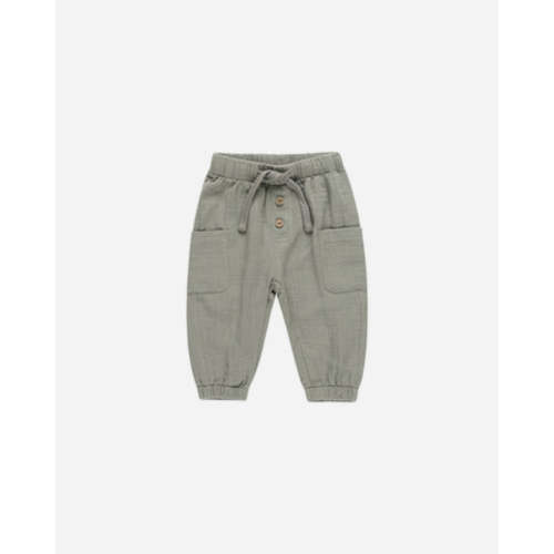 Luca Pant || Basil
