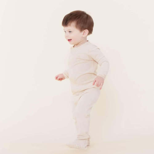 gentle cream CloudStretch™ magnetic footie – Magnetic Me
