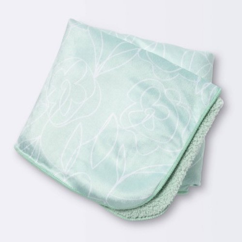 Plush Velboa Baby Blanket - Cloud Island™ Floral