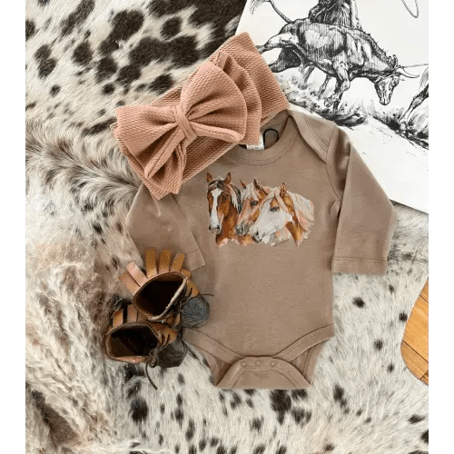 Three Is A Charm Horse Longsleeve(little kid)(truffle)