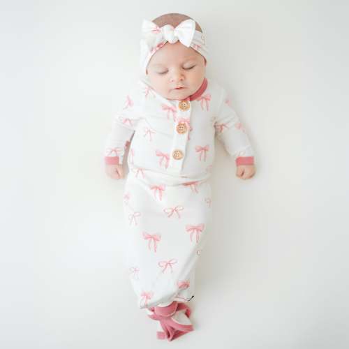 Knotted Gown with Bow Set in Cloud | Kyte Baby