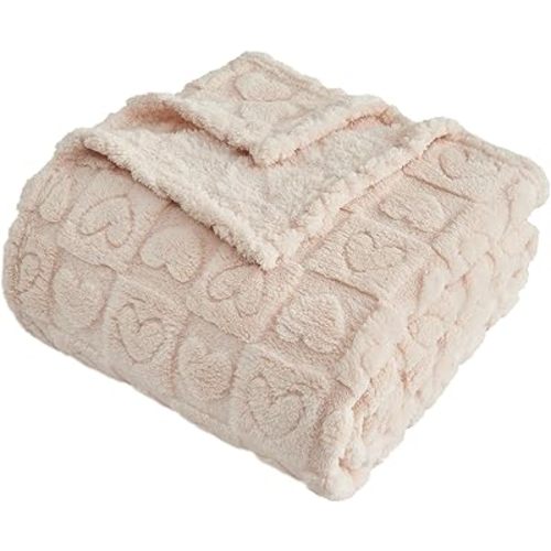 FY FIBER HOUSE Throw Blankets with Heart Checkered,Soft Warm Blankets for Lover Mom Father Gifts,Washable Lightweight Fuzzy Blanket for Couch Sofa Bed Office All Season(Beige,50"x60")