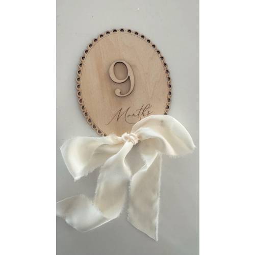 Ribbon Bow Interchangeable Milestone Cards | Personalize Custom Name, Baby Monthly Milestone Marker, Nursery, Baby Shower Gift, Scalloped