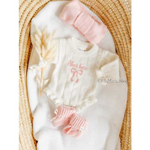 Newborn girl coming home outfit, she’s here baby outfit, knit ruffle announcement romper, embroidered bow custom gender reveal, it’s a girl