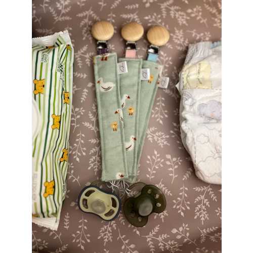 Baby Shower Gift – Handmade Binky Clip | Wooden Pacifier Clip with Fleece | Cute Goose & Duck Design for Boys or Girls