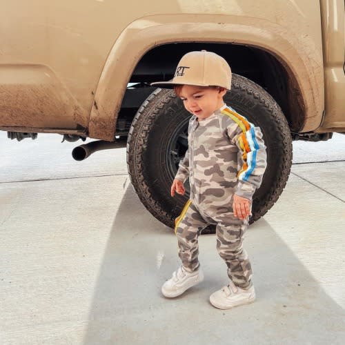 CAMO SIDE STRIPE SLEEPER